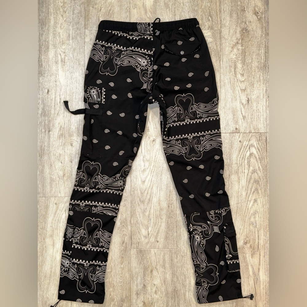 Bandana Black Cargos with pockets - Picture 7 of 8